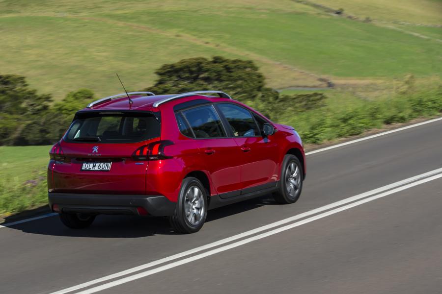  Peugeot 2008 2017 года  (AU) (фото 12 из 16)